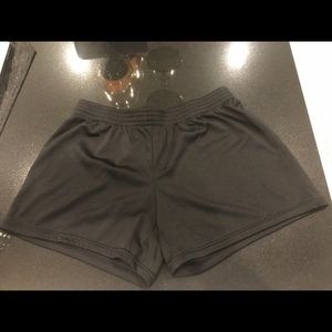 Elastic waist shorts
